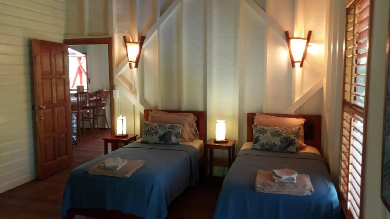 Bluff Beach Retreat Bocas del Toro Exterior photo
