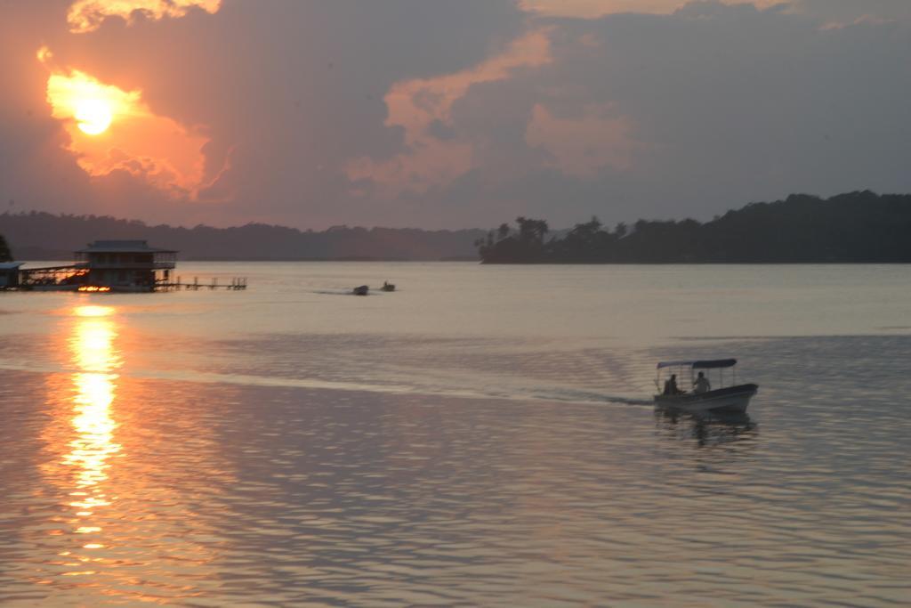 Bluff Beach Retreat Bocas del Toro Exterior photo